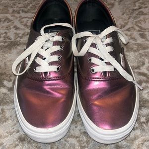 Women’s sneakers Size 7.5 just needs cleaning up